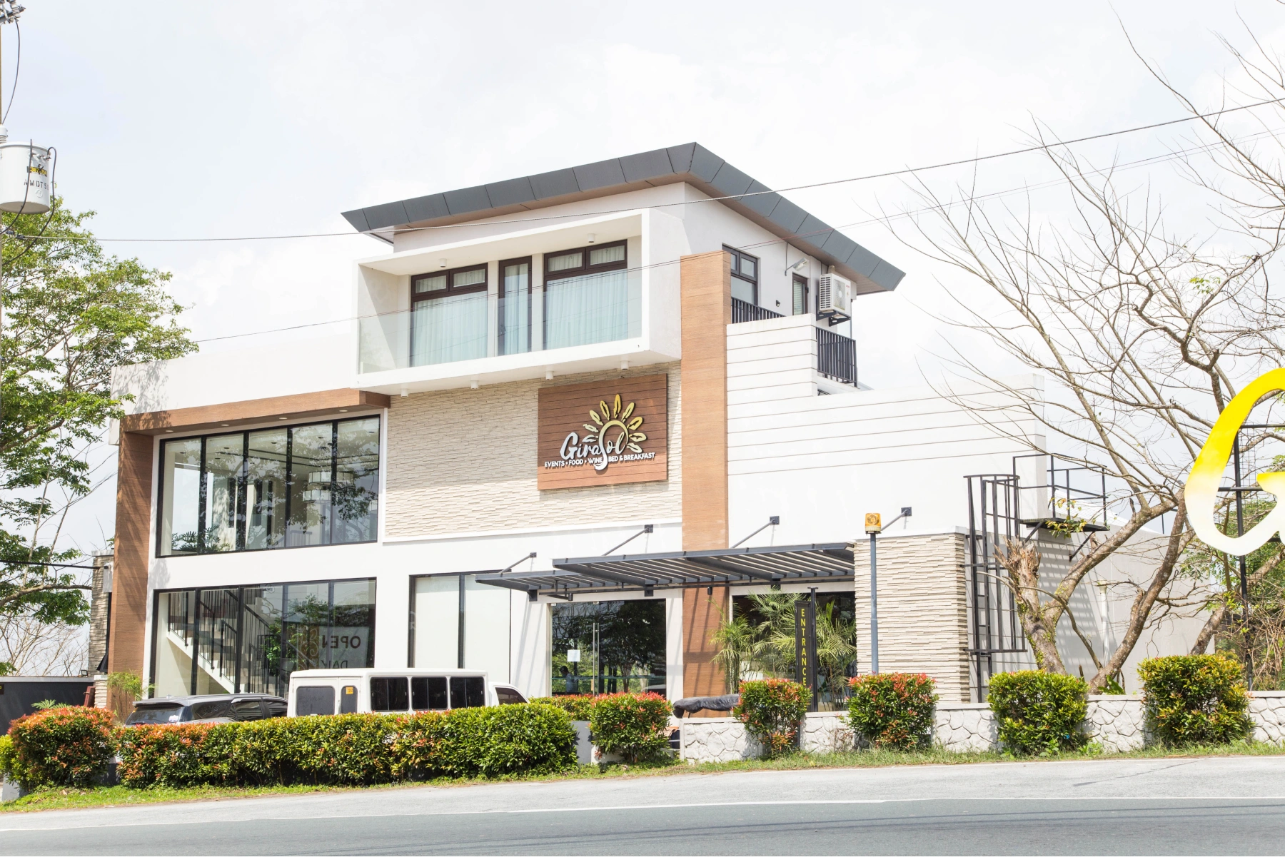 TAGAYTAY - AP Glass and Aluminum
